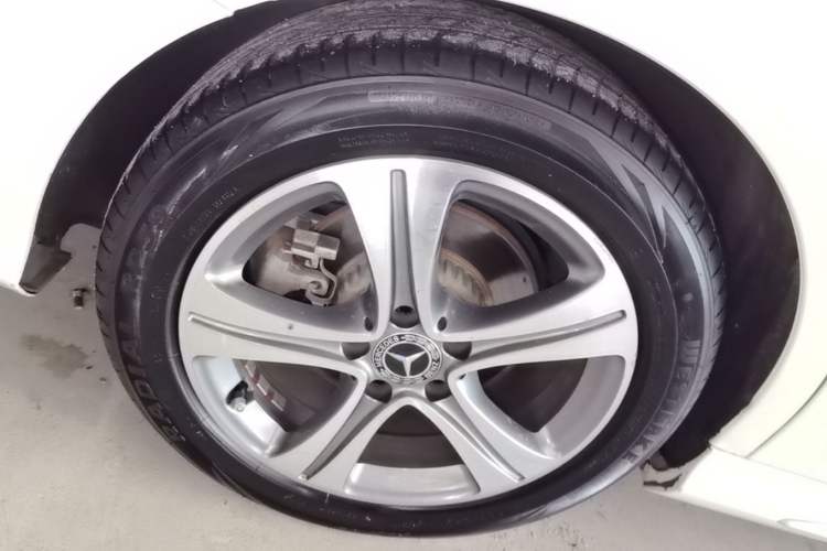Used Mercedes-Benz C-Class 2019 C 260 L Sport Edition Right Rear Wheel Hub