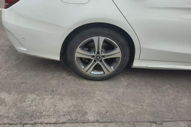 Used Mercedes-Benz C-Class 2019 Restyled C 260 L Sport Edition Right Rear Wheel Hub