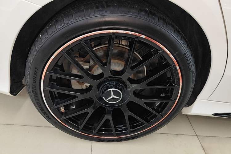 Used Mercedes-Benz C-Class 2019 C 260 Sport Edition Right Rear Wheel Hub