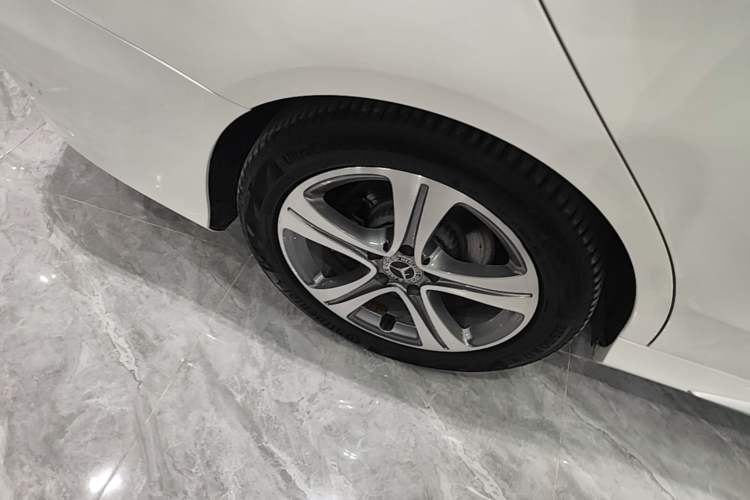Used Mercedes-Benz C-Class 2019 Restyled C 260 L Sport Edition Right Rear Wheel Hub