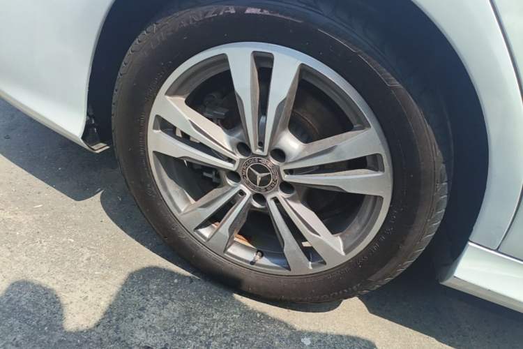 Used Mercedes-Benz C-Class 2019 C 180 L Fashion Edition Sport Version Right Rear Wheel Hub