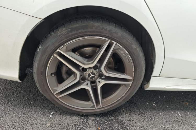 Used Mercedes-Benz C-Class 2019 C 260 Estate Right Rear Wheel Hub
