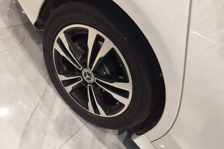 Used Mercedes-Benz C-Class 2019 C 260 Sport Edition Right Rear Wheel Hub