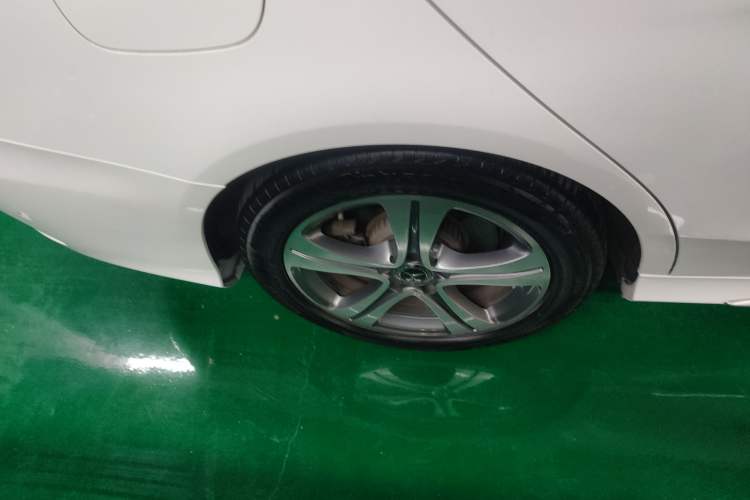 Used Mercedes-Benz C-Class 2019 Restyled C 260 L Sport Edition Right Rear Wheel Hub