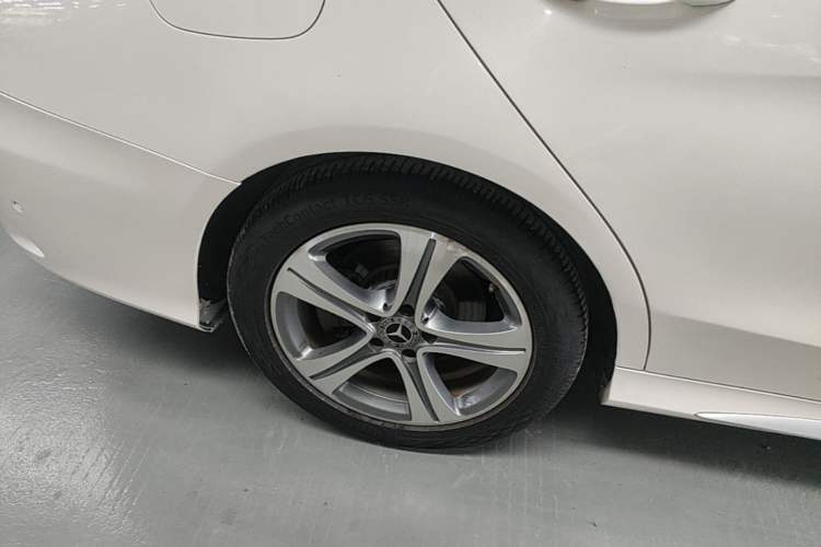 Used Mercedes-Benz C-Class 2019 C 260 L Sport Edition Right Rear Wheel Hub