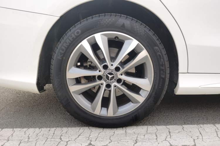 Used Mercedes-Benz C-Class 2019 C 180 Estate Right Rear Wheel Hub