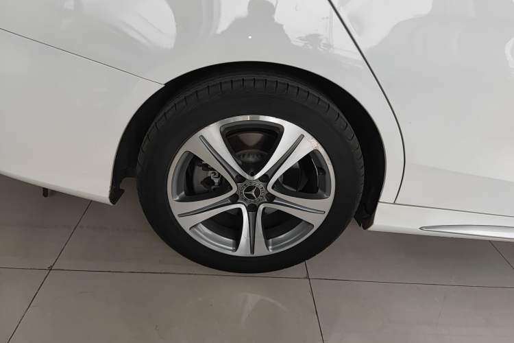 Used Mercedes-Benz C-Class 2019 C 260 L Sport Edition Right Rear Wheel Hub