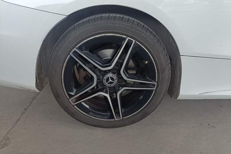 Used Mercedes-Benz C-Class 2019 C 260 Coupe Right Rear Wheel Hub