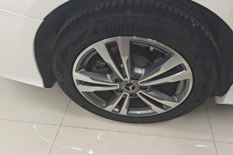 Used Mercedes-Benz C-Class 2019 C 180 L Fashion Edition Sport Version Right Rear Wheel Hub
