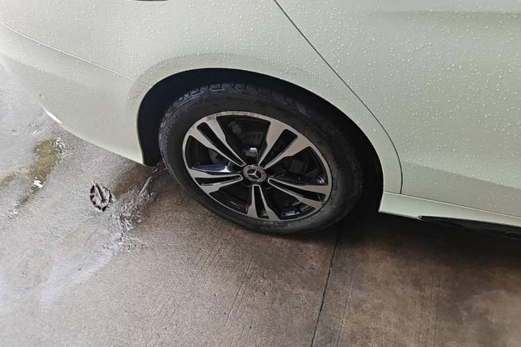 Used Mercedes-Benz C-Class 2019 C 260 Sport Edition Right Rear Wheel Hub