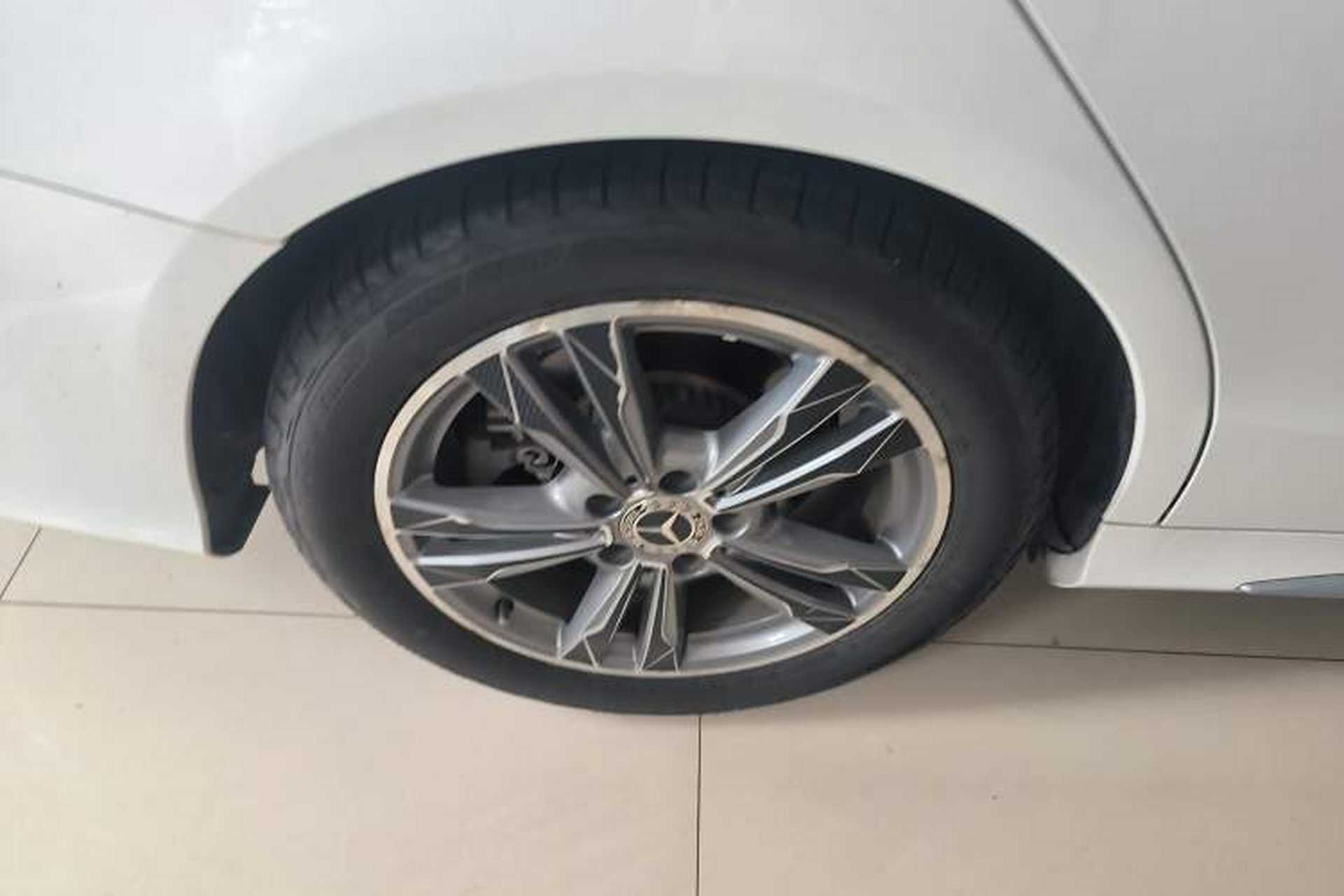 Used Mercedes-Benz C-Class 2019 C 180 L Fashion Edition Sport Version Right Rear Wheel Hub