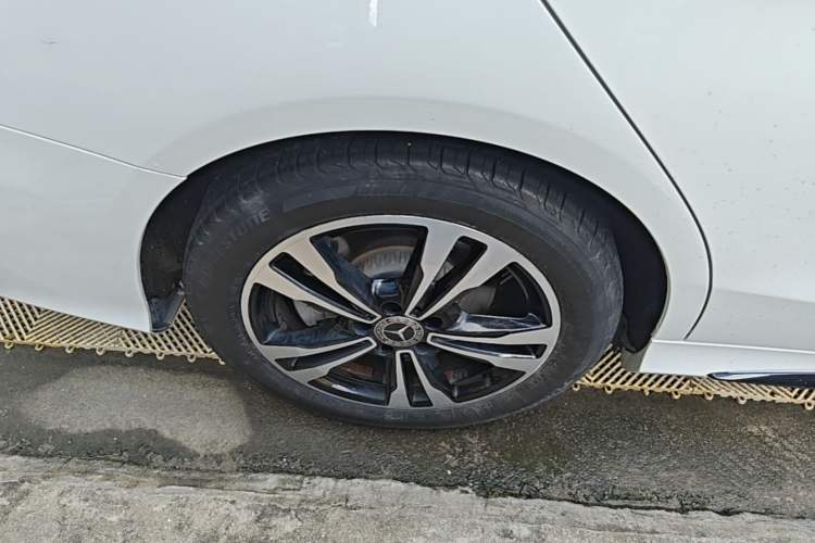 Used Mercedes-Benz C-Class 2019 C 260 Sport Edition Right Rear Wheel Hub