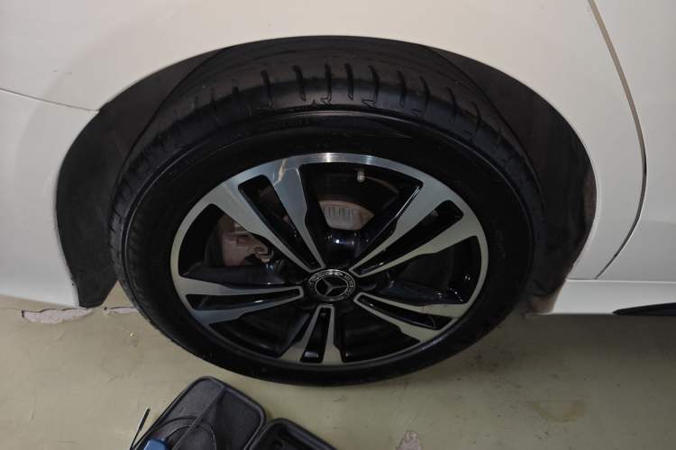 Used Mercedes-Benz C-Class 2019 C 260 Sport Edition Right Rear Wheel Hub