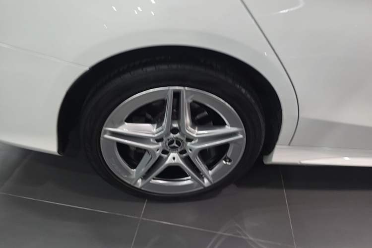 Used Mercedes-Benz C-Class 2019 C 260 Estate Right Rear Wheel Hub