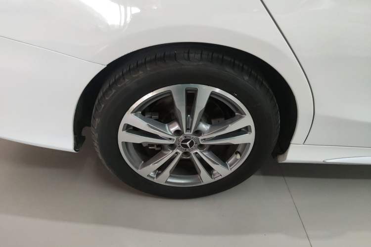 Used Mercedes-Benz C-Class 2019 C 180 L Fashion Edition Sport Version Right Rear Wheel Hub
