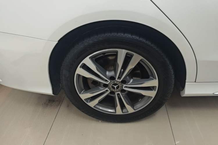 Used Mercedes-Benz C-Class 2019 C 180 L Fashion Edition Sport Version Right Rear Wheel Hub