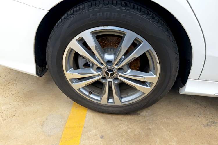 Used Mercedes-Benz C-Class 2019 C 180 L Fashion Edition Sport Version Right Rear Wheel Hub