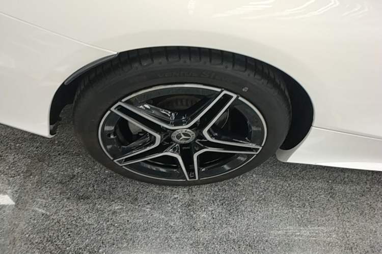 Used Mercedes-Benz C-Class 2019 C 260 Coupe Right Rear Wheel Hub