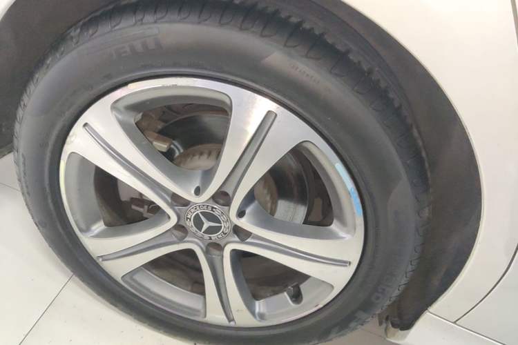 Used Mercedes-Benz C-Class 2019 Restyled C 260 L Sport Edition Right Rear Wheel Hub