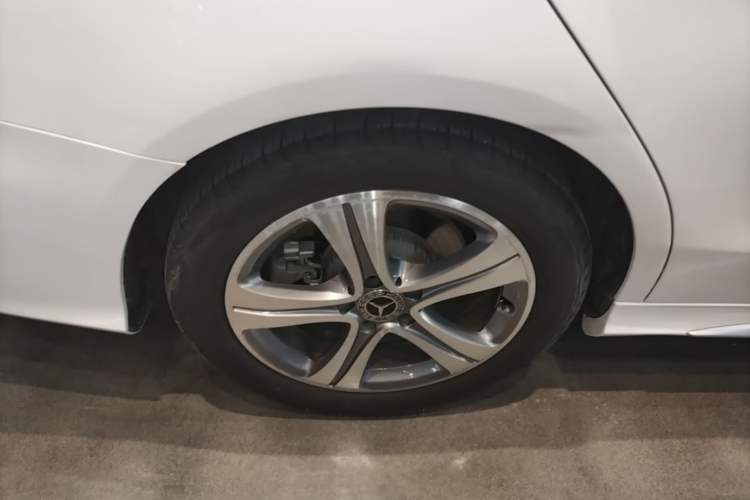 Used Mercedes-Benz C-Class 2019 C 260 L Sport Edition Right Rear Wheel Hub