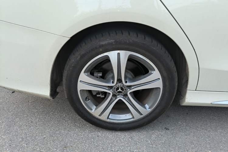 Used Mercedes-Benz C-Class 2019 C 260 L Sport Edition Right Rear Wheel Hub