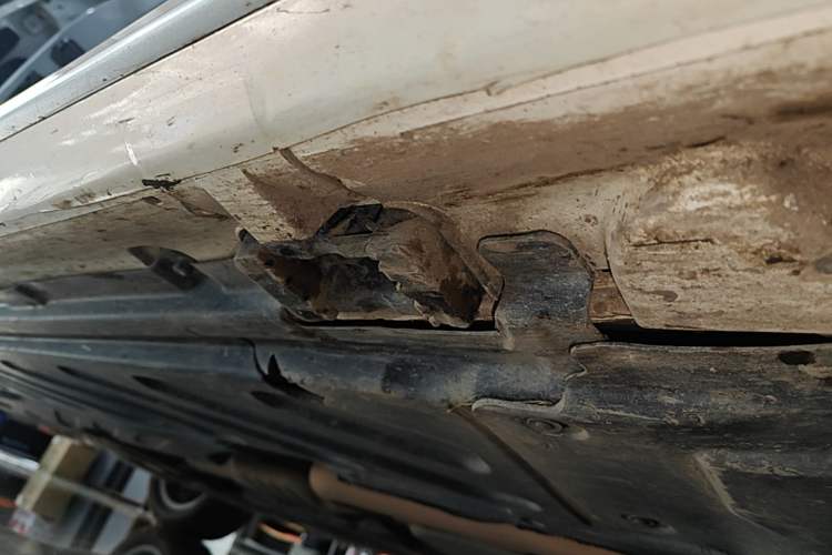 Used Mercedes-Benz C-Class 2019 Restyled C 260 L Sport Edition Right Side Sill