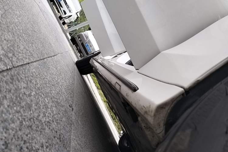 Used Mercedes-Benz C-Class 2019 C 260 Sport Edition Right Side Sill