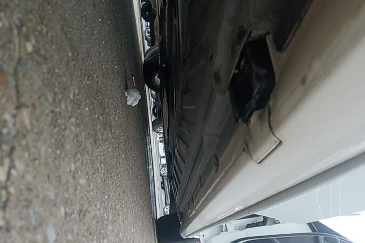 Used Mercedes-Benz C-Class 2019 C 180 L Fashion Edition Sport Version Right Side Sill