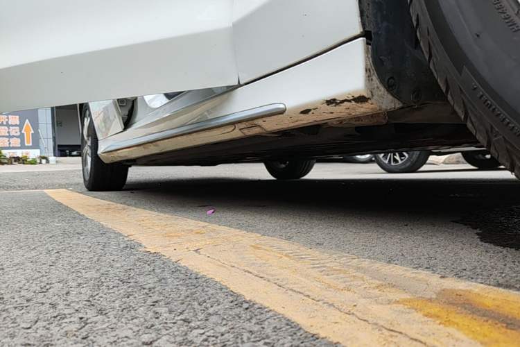 Used Mercedes-Benz C-Class 2019 C 180 L Fashion Edition Sport Version Right Side Sill
