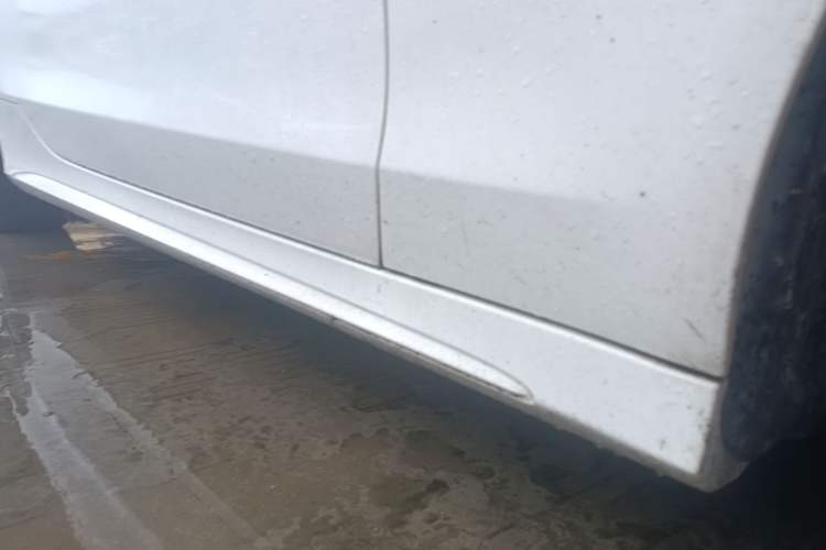 Used Mercedes-Benz C-Class 2019 C 260 Coupe Right Side Sill