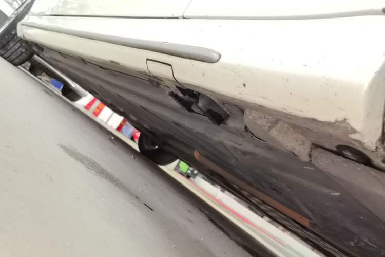 Used Mercedes-Benz C-Class 2019 C 260 L Sport Edition Right Side Sill