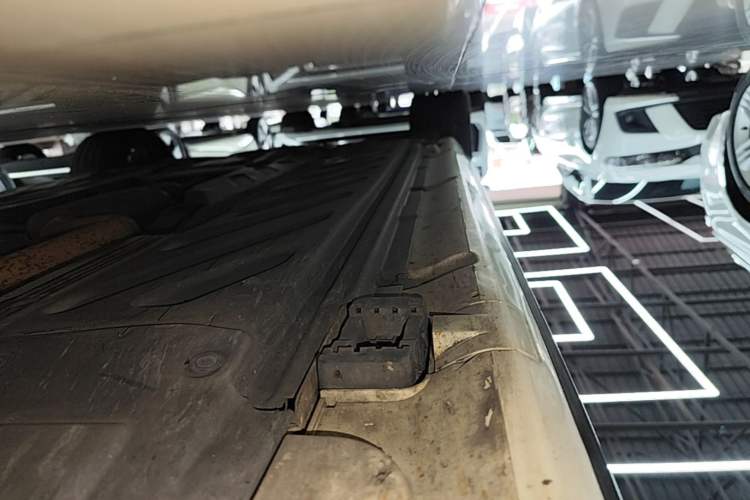Used Mercedes-Benz C-Class 2019 C 260 Sport Edition Right Side Sill