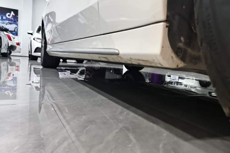 Used Mercedes-Benz C-Class 2019 C 180 L Fashion Edition Sport Version Right Side Sill
