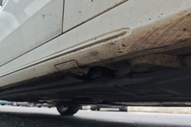 Used Mercedes-Benz C-Class 2019 C 260 Estate Right Side Sill