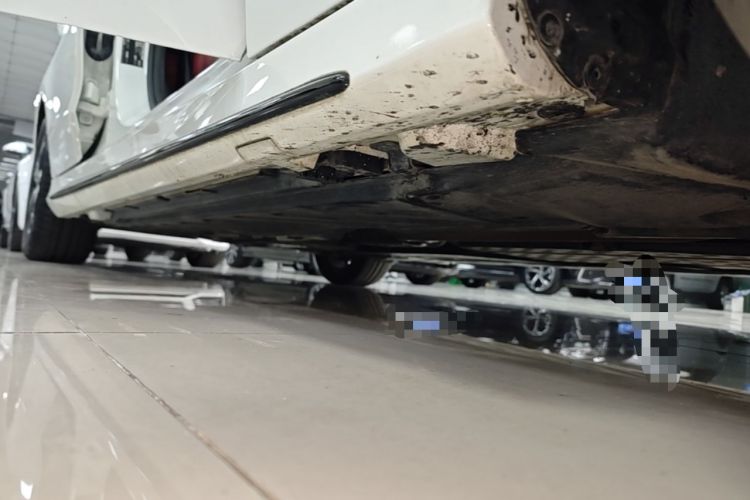 Used Mercedes-Benz C-Class 2019 C 260 Sport Edition Right Side Sill