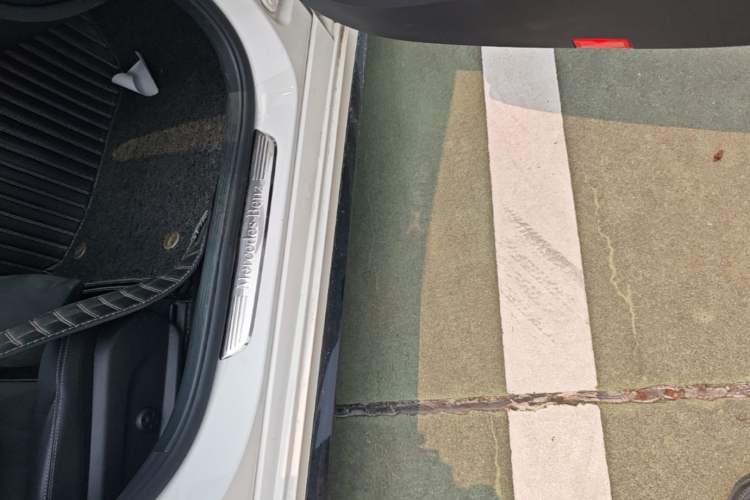 Used Mercedes-Benz C-Class 2019 C 260 Sport Edition Right Side Sill