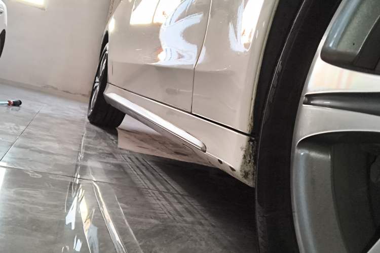 Used Mercedes-Benz C-Class 2019 Restyled C 260 L Sport Edition Right Side Sill