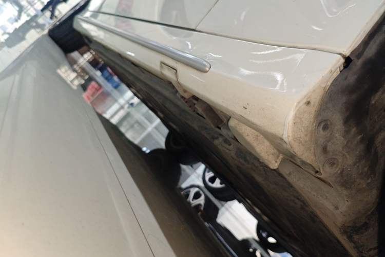 Used Mercedes-Benz C-Class 2019 C 260 L Sport Edition Right Side Sill