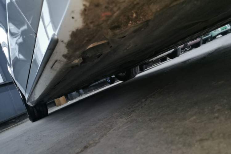 Used Mercedes-Benz C-Class 2019 Restyled C 260 L Sport Edition Right Side Sill