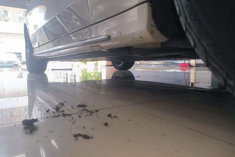 Used Mercedes-Benz C-Class 2019 C 180 L Fashion Edition Sport Version Right Side Sill