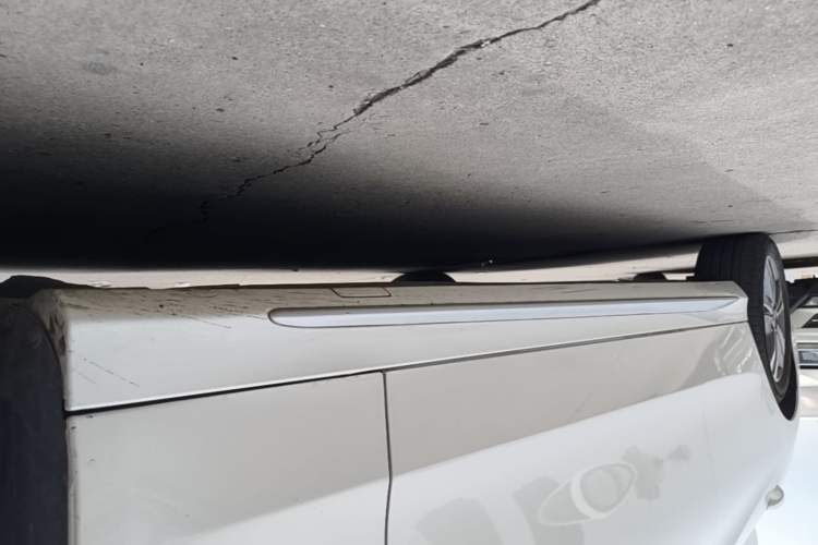 Used Mercedes-Benz C-Class 2019 C 180 L Fashion Edition Sport Version Right Side Sill