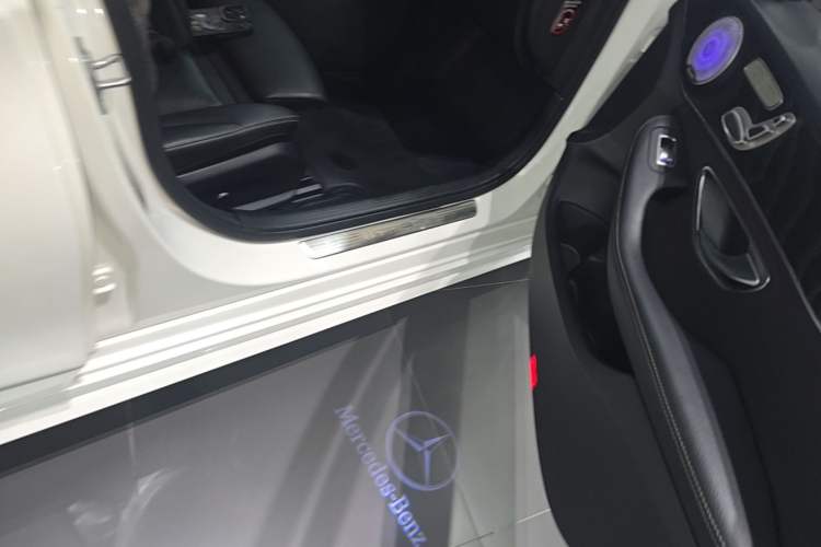 Used Mercedes-Benz C-Class 2019 C 260 Estate Right Side Sill