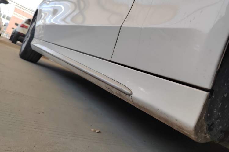 Used Mercedes-Benz C-Class 2019 C 260 L Sport Edition Right Side Sill