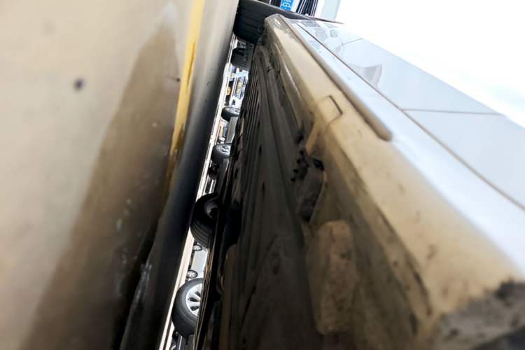 Used Mercedes-Benz C-Class 2019 C 180 L Fashion Edition Sport Version Right Side Sill