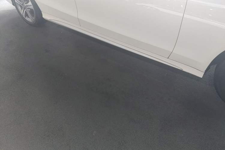 Used Mercedes-Benz C-Class 2019 C 260 L Sport Edition Right Side Sill