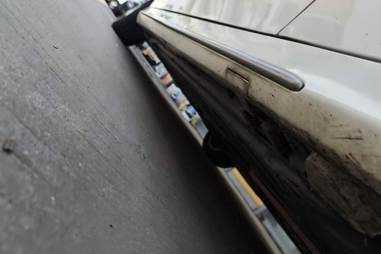 Used Mercedes-Benz C-Class 2019 C 260 L Sport Edition Right Side Sill