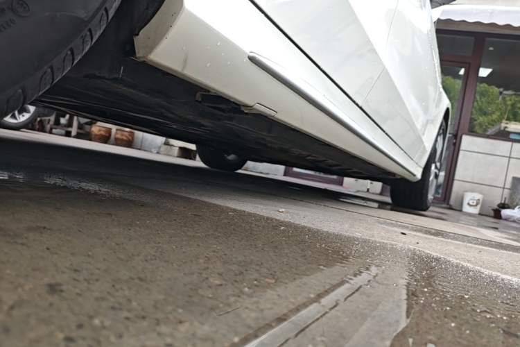 Used Mercedes-Benz C-Class 2019 Restyled C 260 L Sport Edition Right Side Sill