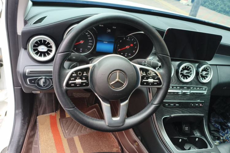 Used Mercedes-Benz C-Class 2019 C 180 L Fashion Edition Sport Version Steering Wheel
