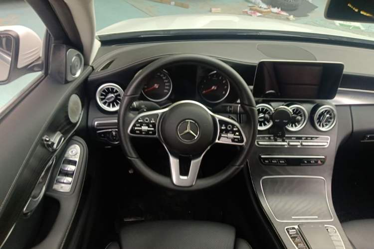 Used Mercedes-Benz C-Class 2019 C 180 L Fashion Edition Sport Version Steering Wheel