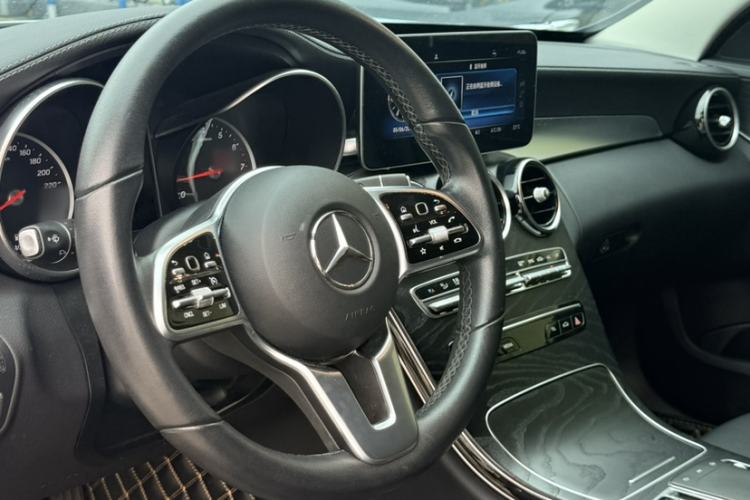 Used Mercedes-Benz C-Class 2019 C 180 L Fashion Edition Sport Version Steering Wheel